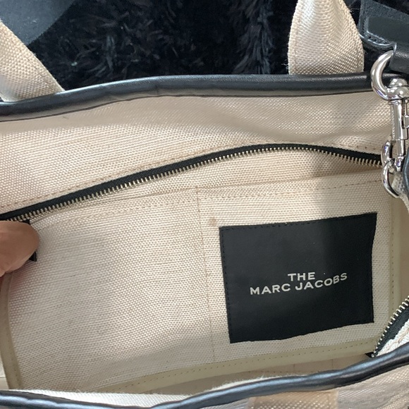 Marc Jacobs Tote Bag - Picture 6 of 9
